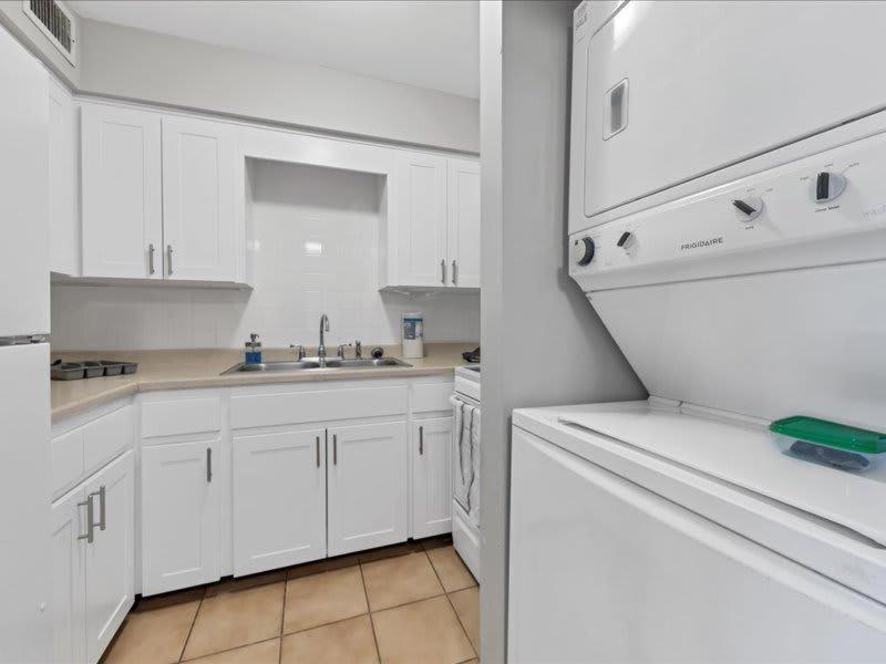 Appartamento Designed And Cozy 1Br With Parking Near Stores Tampa Esterno foto